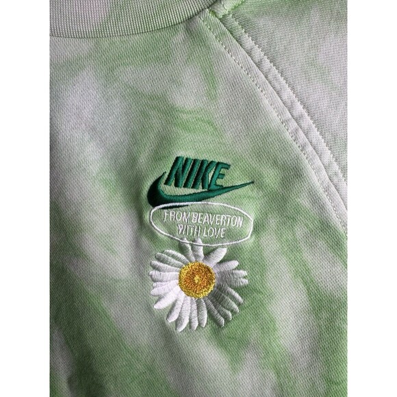 Nike From Generation to Guide Daisy Crewneck Sweatshirt Green Tie-Dye L Women’s - Picture 4 of 15